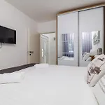 2 Bedroom Beautiful In Crikvenica