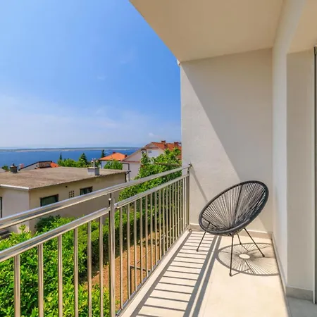 Daire 2 Bedroom Beautiful In Crikvenica *