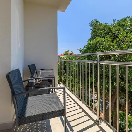 2 Bedroom Beautiful In Crikvenica Daire Sopaljska
