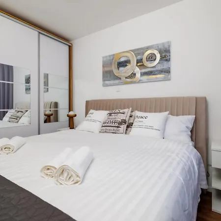 Daire 2 Bedroom Beautiful In Crikvenica
