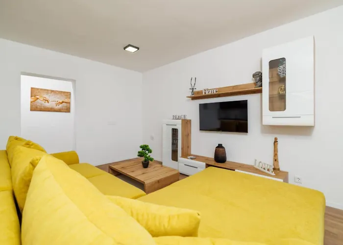 2 Bedroom Beautiful In Daire