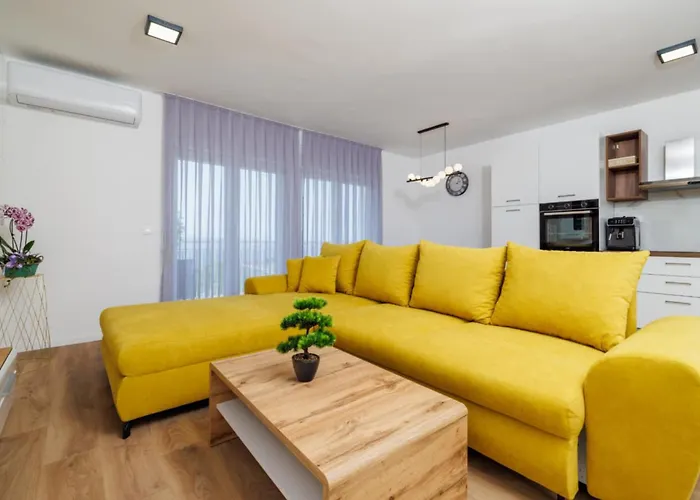 2 Bedroom Beautiful In Crikvenica