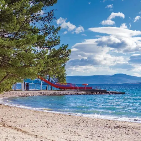 2 Bedroom Beautiful In Crikvenica *