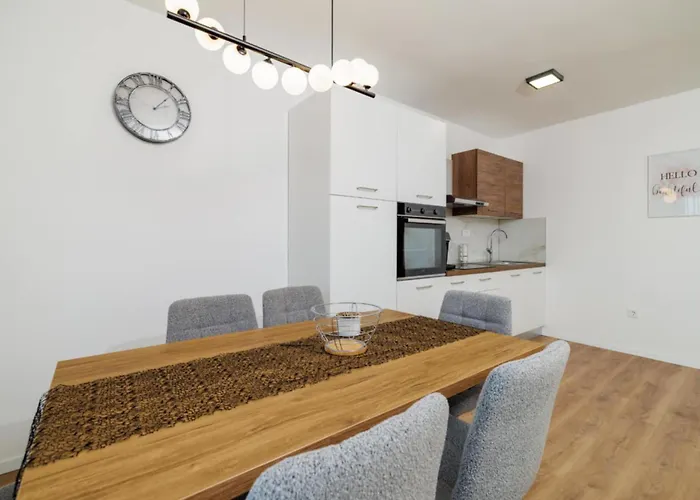 2 Bedroom Beautiful In Crikvenica Crikvenica