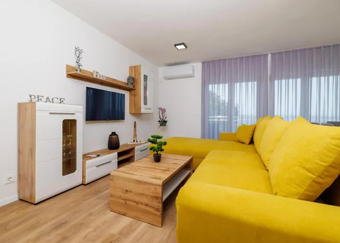 Apartamento 2 Bedroom Beautiful In Crikvenica *