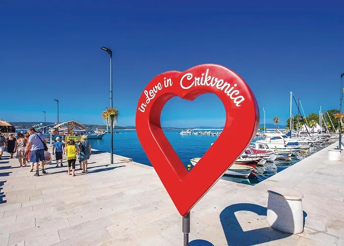 2 Bedroom Beautiful In Crikvenica Apartamento